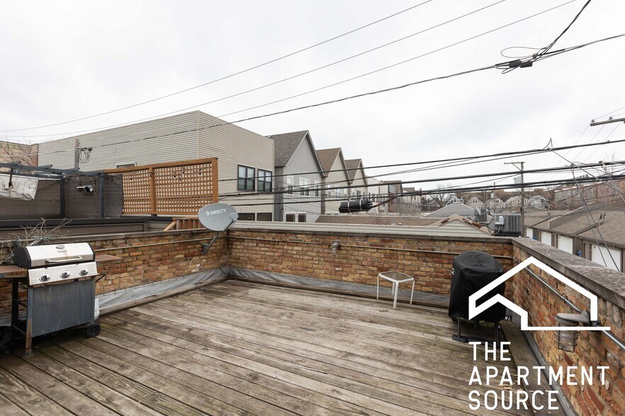 Building Photo - 2449 N Ashland Ave