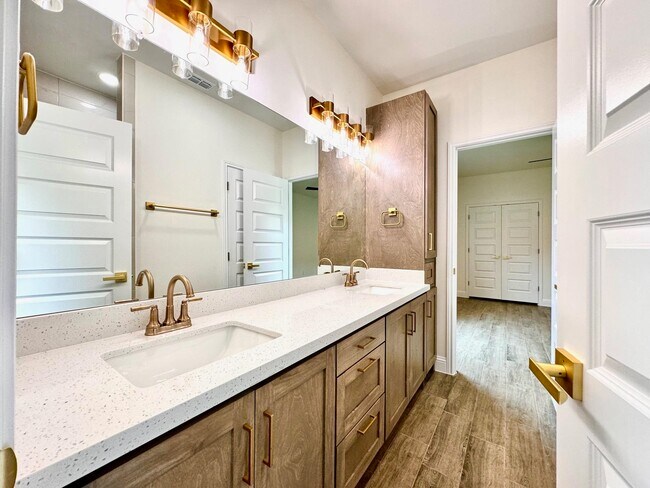 Building Photo - 1405 Eagles Ln