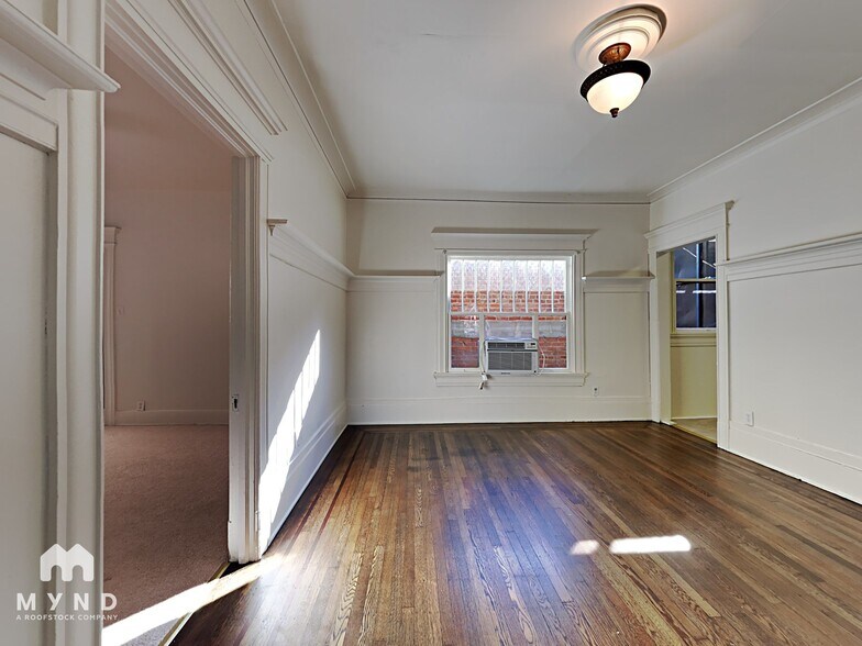 Building Photo - 819 14th St