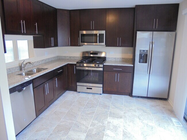 Building Photo - 1065 Manchester Cir