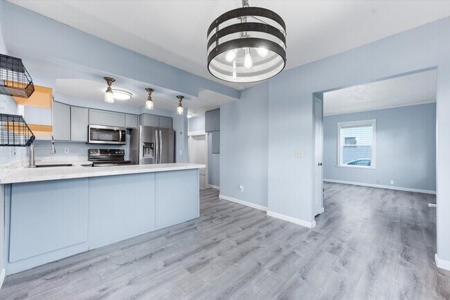 Building Photo - 657 22nd Ave