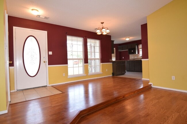 Building Photo - $1,900.00 MOVE-IN-SPECIAL