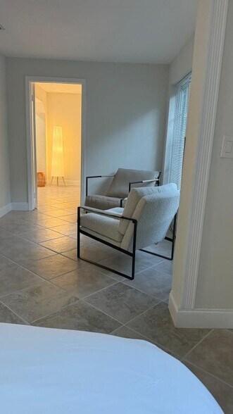 Building Photo - 1931 Mayo St