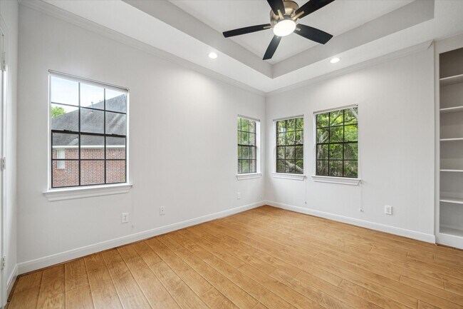 Building Photo - 14 Tredington St