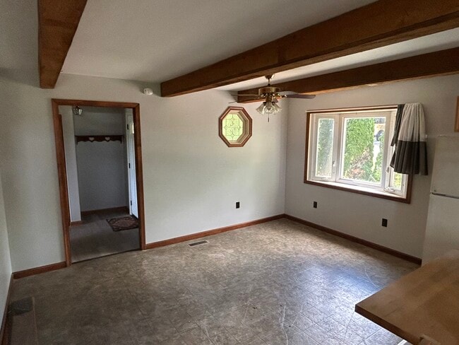 Building Photo - 359 Truce Rd