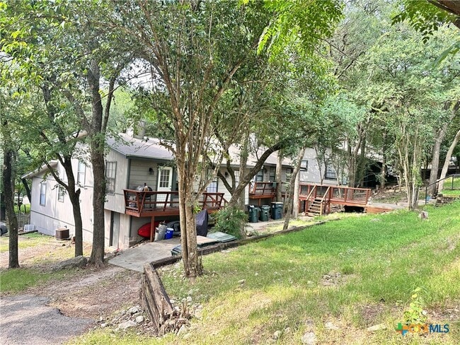 Building Photo - 899 Hillyer St