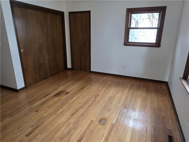 Building Photo - 28 E Jeffrey Pl