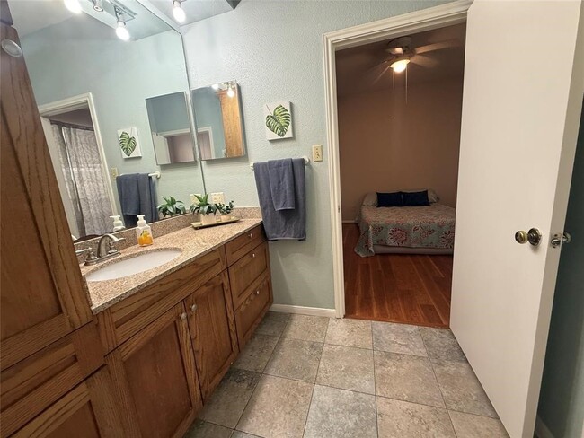 Building Photo - 8055 Cambridge St