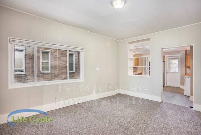 Building Photo - 940 Mc Reynolds Ave NW