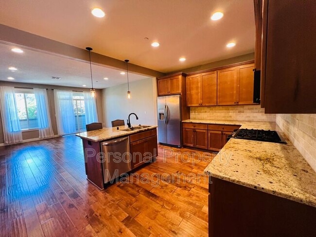 Building Photo - 4307 NW Sage Loop