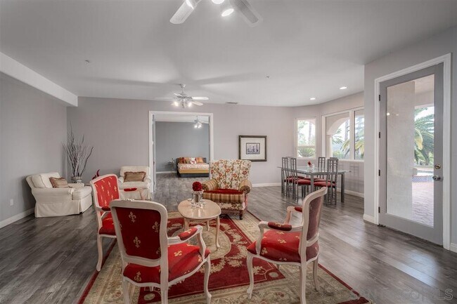Building Photo - 7302 Vista Rancho Ct