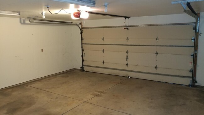 Building Photo - 2900 Eindborough Dr