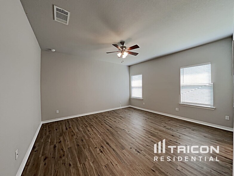 Building Photo - 301 Spanish Foal Trail