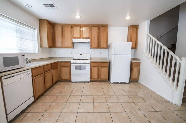 Building Photo - 7204 Platinum Peak Ave