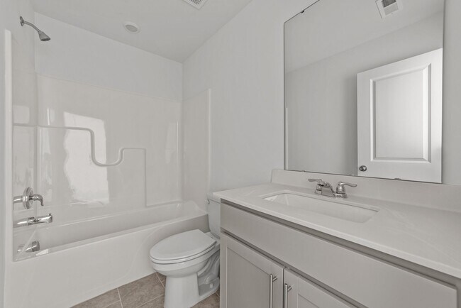 Building Photo - 825 Basswood Gln Trl