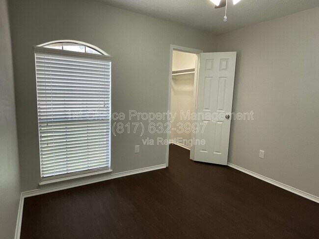 Building Photo - 459 Little Valley Ct