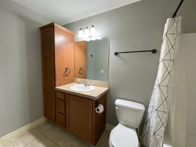 Building Photo - MINUTES FROM FT. RILEY! TWO CAR GARAGE!