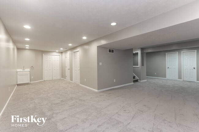 Building Photo - 6286 Forest View Ct