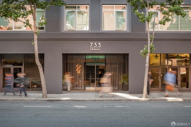 Building Photo - 733 Front St