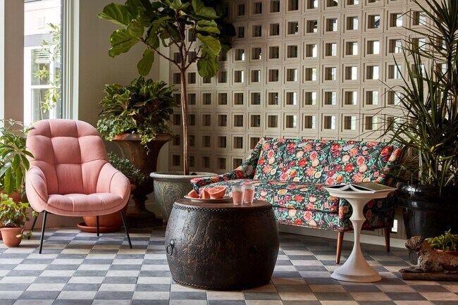 Building Photo - 1339 E St SE