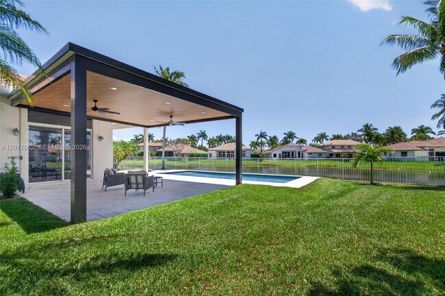 Building Photo - 2576 Bay Pointe Dr