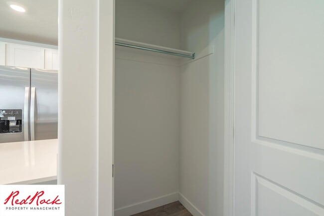 Building Photo - 3 Bedroom Smart Home in Long Valley with Resort-Style Amenities