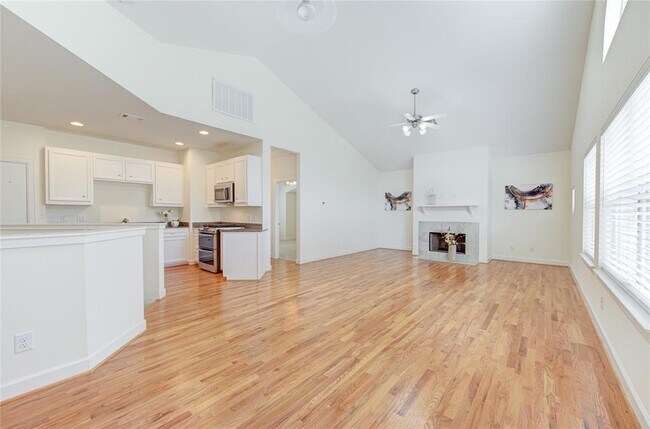 Building Photo - 11508 Main Cedar Dr