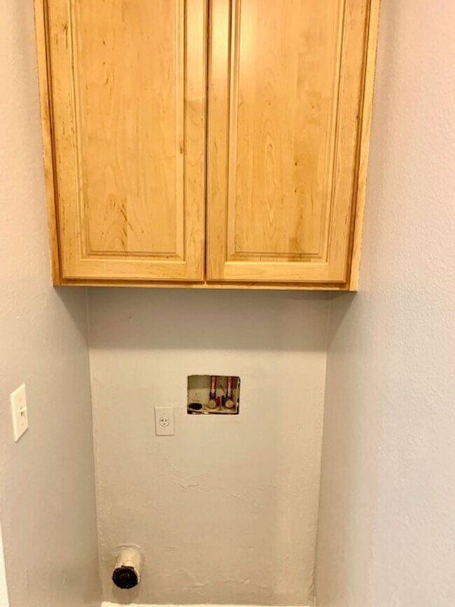 Building Photo - Great 1 bed 1 bath Condo in Pittsburg -- COMING SOON !!!