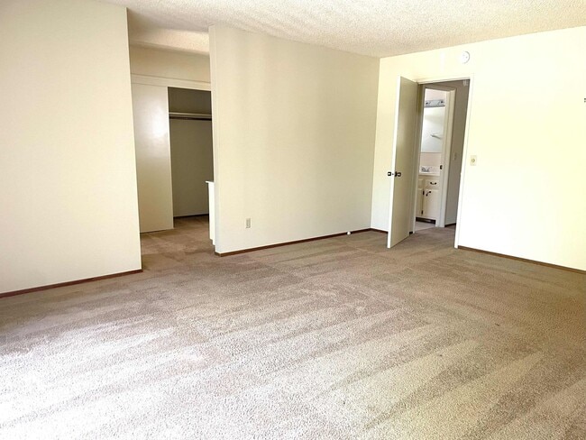 Building Photo - Golf course 3/2 home in Lake Wildwood, Pen...