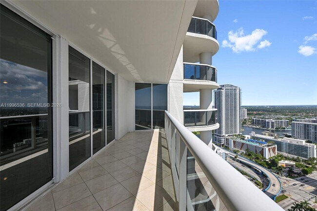 Building Photo - 1850 S Ocean Dr
