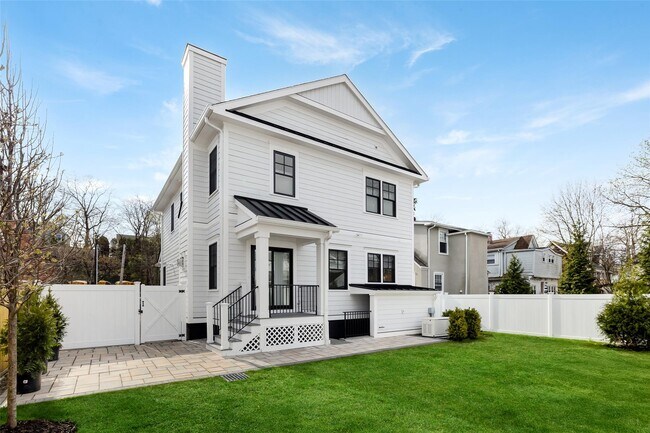 Building Photo - 62 Cedar Pl