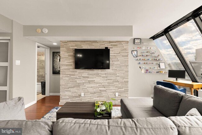 Building Photo - 1245 13th St NW