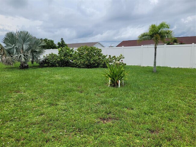 Building Photo - 13288 Fowler Ave