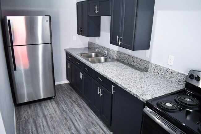 Building Photo - Tam Apartments