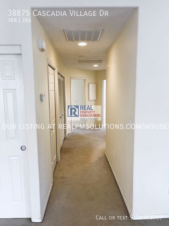 Building Photo - 38875 Cascadia Village Dr