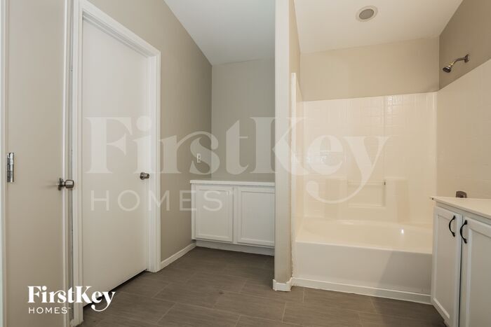 Building Photo - 3757 E Carisbrook Dr