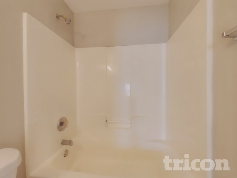 Building Photo - 34 Inverness Trce