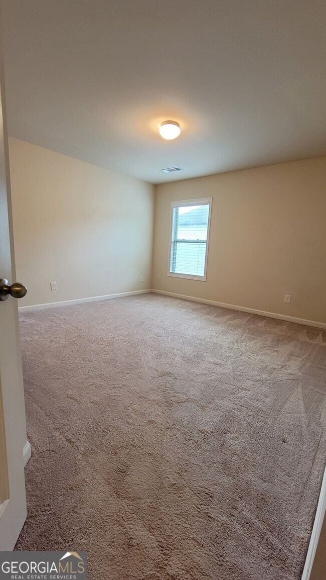 Building Photo - 5760 Aspen Dr