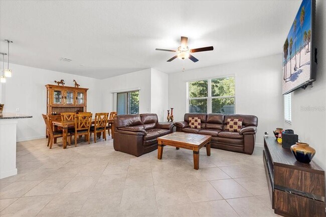 Building Photo - 8166 Crescent Oaks Dr