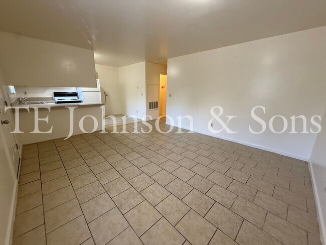 Building Photo - All-Inclusive Living in a Prime Winston-Sa...