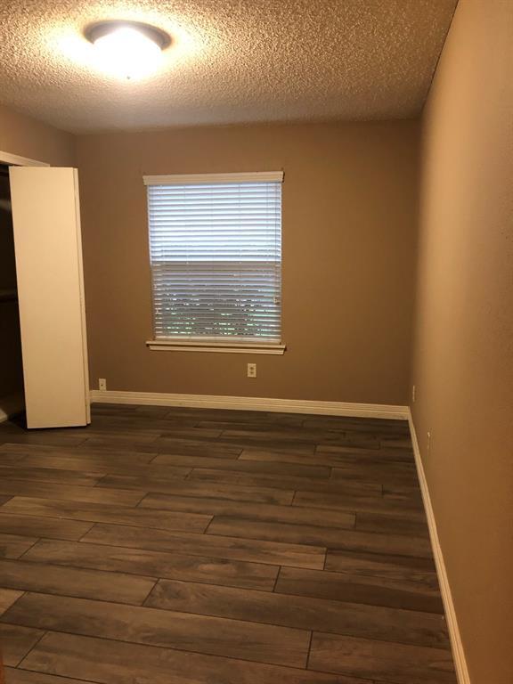 Building Photo - 715 N Rock Dr