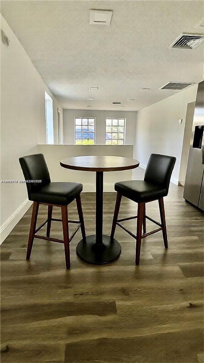 Building Photo - 2701 NW 18th Terrace