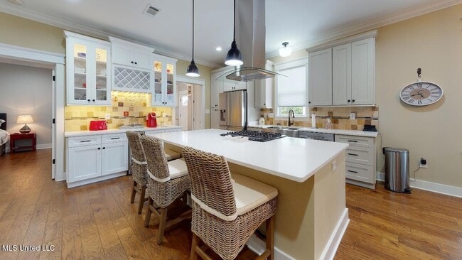 Building Photo - 612 Allendale Ave