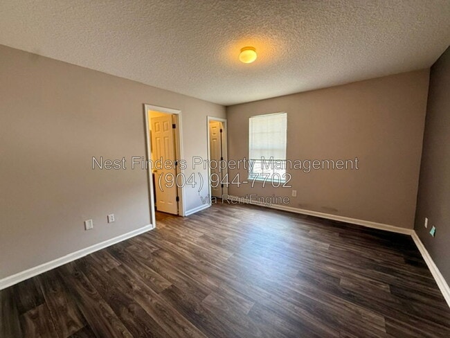 Building Photo - 518 Scrub Jay Dr