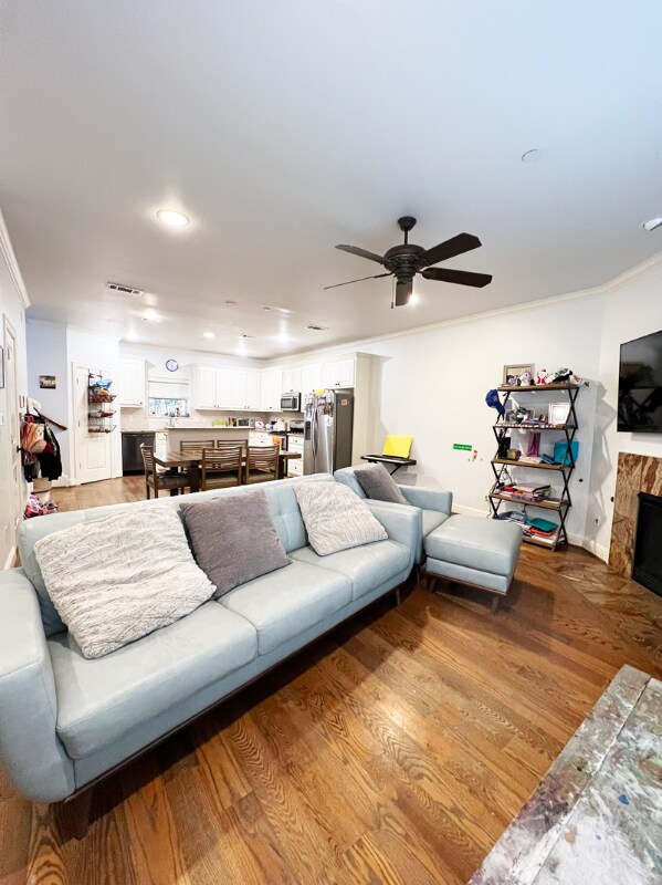 Building Photo - 3421 Normandy Ave