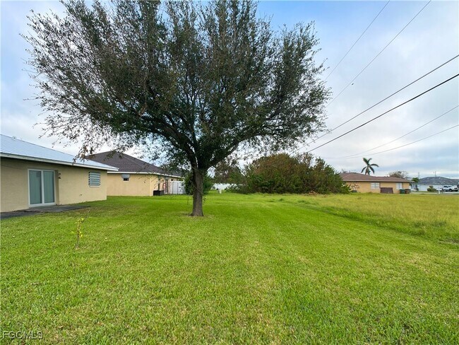 Building Photo - 1417 SE 8th Ave