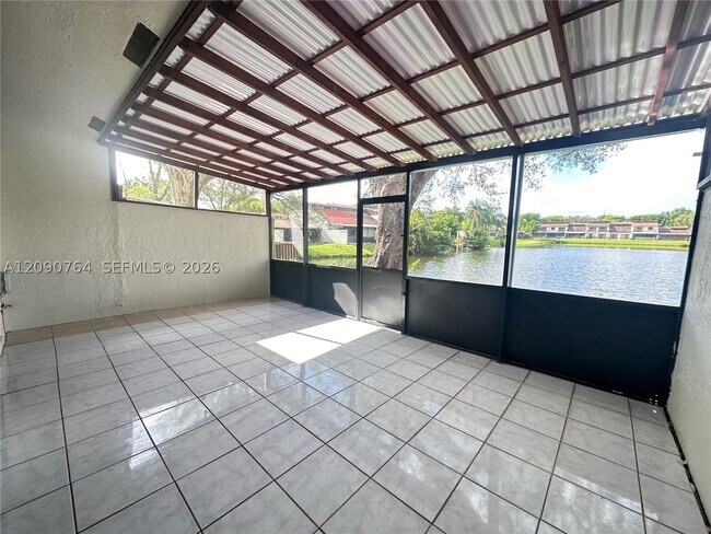 Building Photo - 6848 SW 37th St