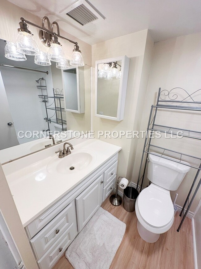 Building Photo - 710 Lunalilo St