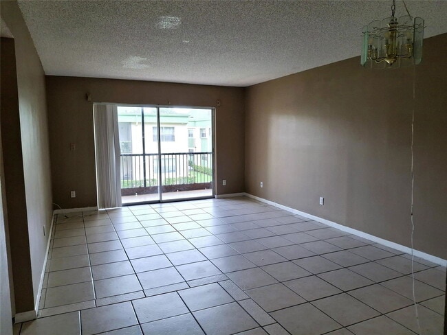 Building Photo - 4277 NW 89th Ave