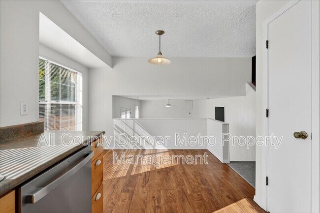 Building Photo - 306 Mulberry Cir